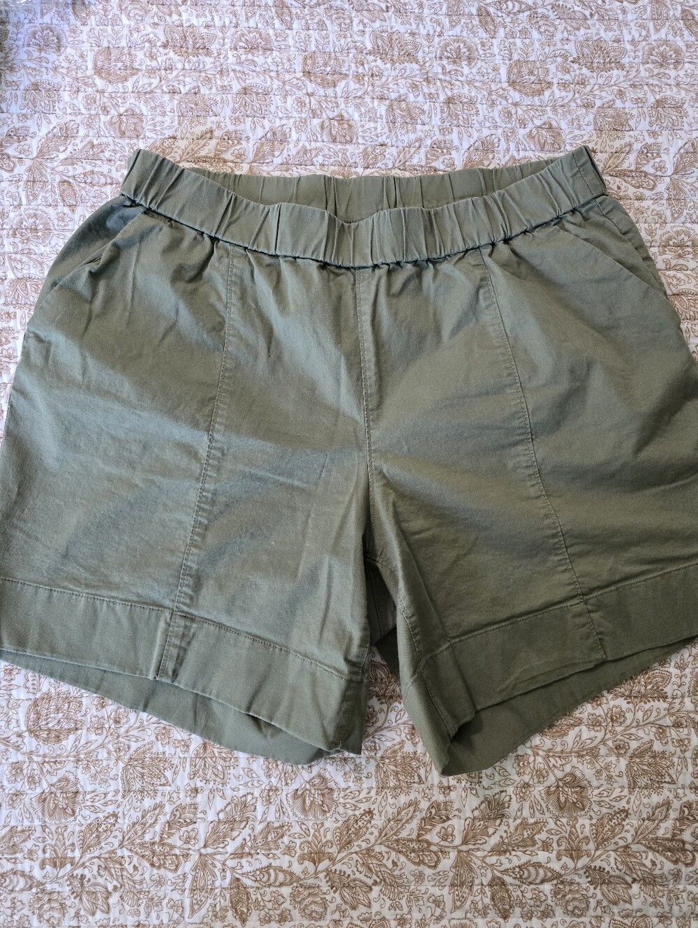 Duluth Pull On Olive Green Shorts, 16W